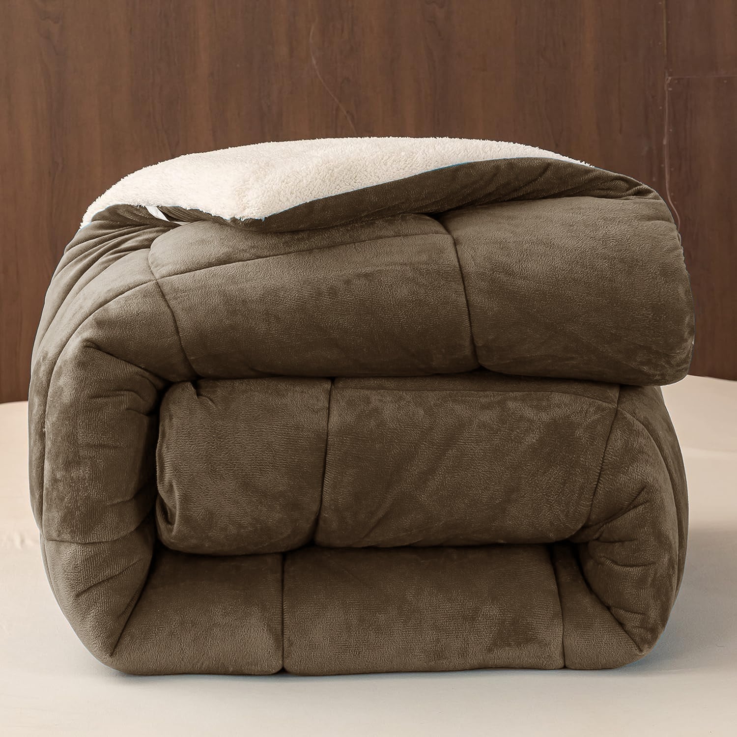 Camel - Sherpa Fleece Comforter – King Size (220 x 230 cm)